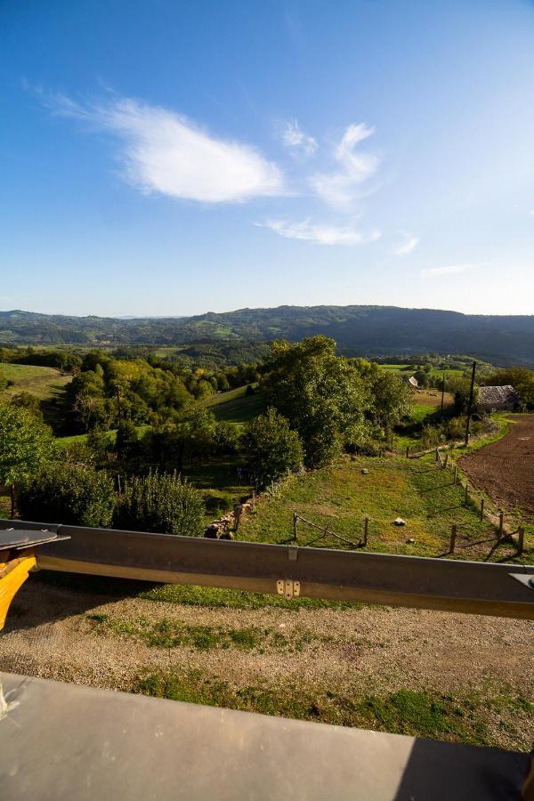 Appartement Charmant A Saint Come D'Olt Vue Montagne 80 M² Balconc ภายนอก รูปภาพ