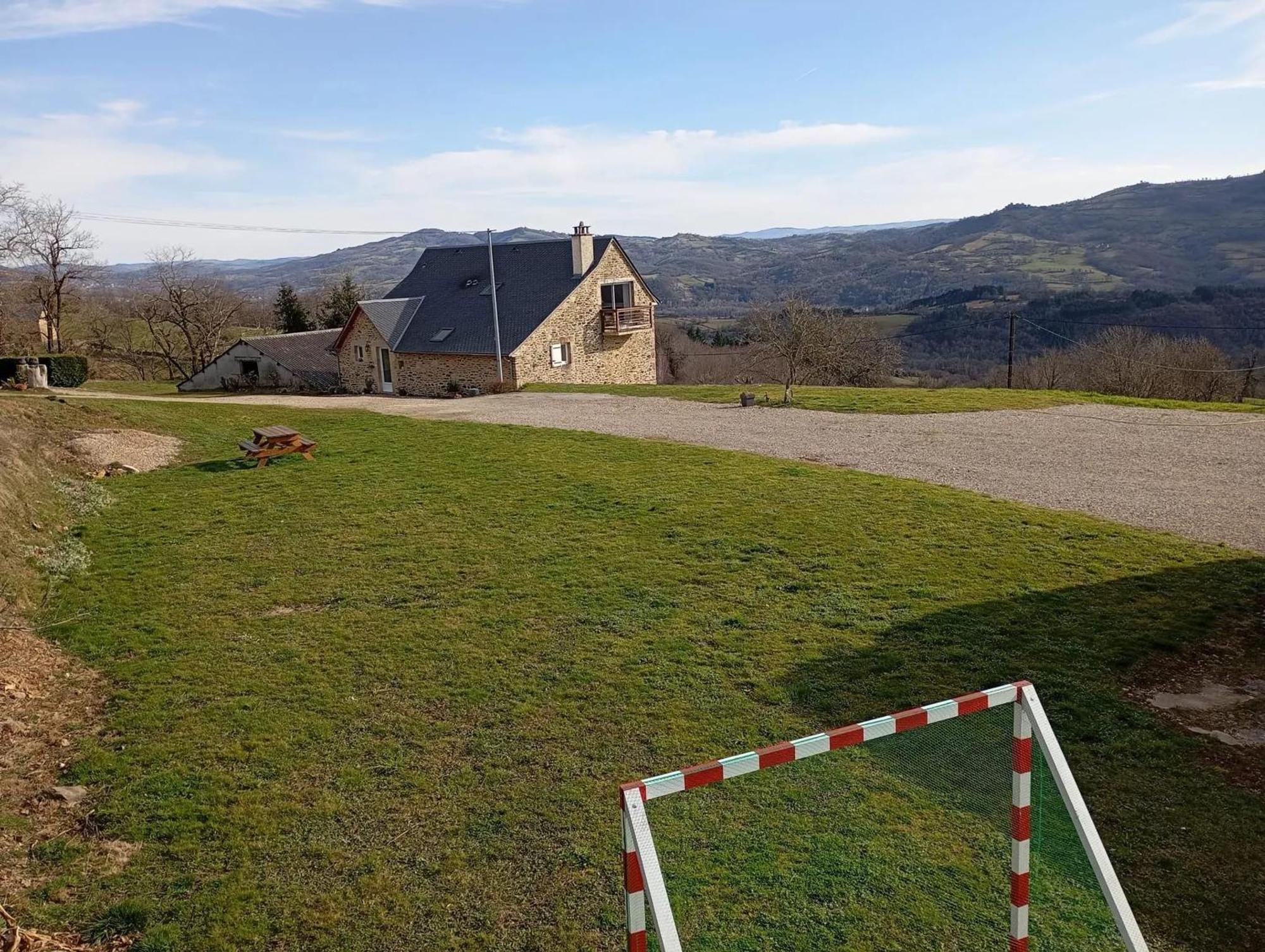 Appartement Charmant A Saint Come D'Olt Vue Montagne 80 M² Balconc ภายนอก รูปภาพ